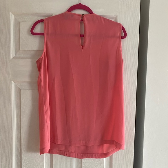 Banana Republic Scalloped Shell - Picture 3 of 6